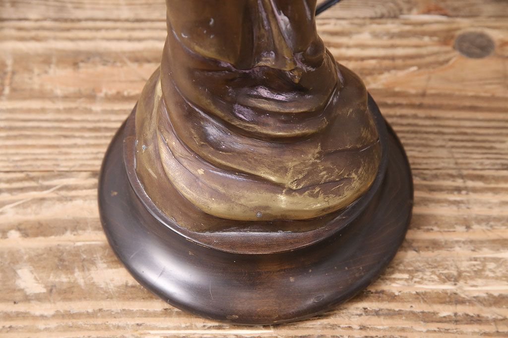 海外　ビンテージ照明　赤・シェード　ブロンズ像　華やかな空間を演出してくれるスタンドライト(照明、フロアスタンド)(R-047687)