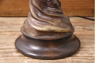 海外　ビンテージ照明　赤・シェード　ブロンズ像　華やかな空間を演出してくれるスタンドライト(照明、フロアスタンド)(R-047687)