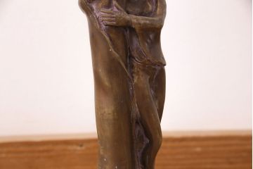 海外　ビンテージ照明　赤・シェード　ブロンズ像　華やかな空間を演出してくれるスタンドライト(照明、フロアスタンド)(R-047687)