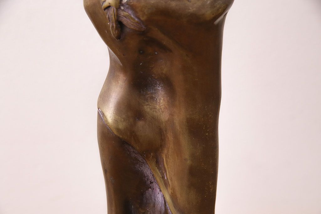 海外　ビンテージ照明　赤・シェード　ブロンズ像　華やかな空間を演出してくれるスタンドライト(照明、フロアスタンド)(R-047687)