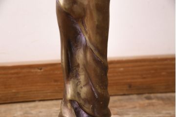 海外　ビンテージ照明　赤・シェード　ブロンズ像　華やかな空間を演出してくれるスタンドライト(照明、フロアスタンド)(R-047687)