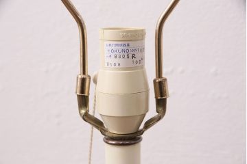 海外　ビンテージ照明　赤・シェード　ブロンズ像　華やかな空間を演出してくれるスタンドライト(照明、フロアスタンド)(R-047687)