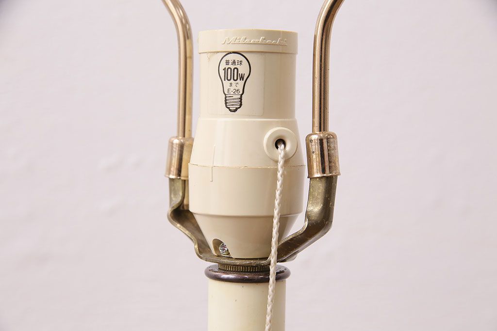 海外　ビンテージ照明　赤・シェード　ブロンズ像　華やかな空間を演出してくれるスタンドライト(照明、フロアスタンド)(R-047687)