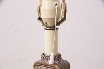 海外　ビンテージ照明　赤・シェード　ブロンズ像　華やかな空間を演出してくれるスタンドライト(照明、フロアスタンド)(R-047687)