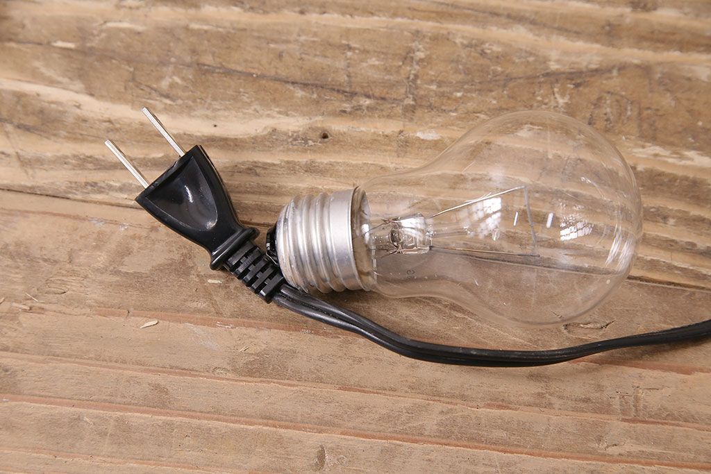 海外　ビンテージ照明　赤・シェード　ブロンズ像　華やかな空間を演出してくれるスタンドライト(照明、フロアスタンド)(R-047687)