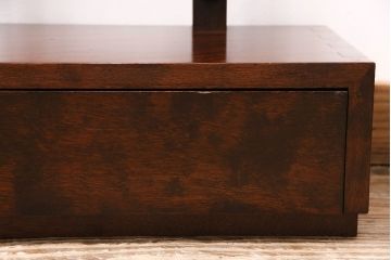中古　松本民芸家具　和と洋どちらの空間にも合わせやすい大人の雰囲気漂う小鏡台(ミラー、引き出し付き)(R-047688)