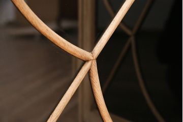 イギリスアンティーク　人気のストリップド(剥離)家具!お部屋のアクセントにもなる珍しいデザインのオーク材製コーナーキャビネット(収納棚、戸棚、ブックケース)(R-047695)