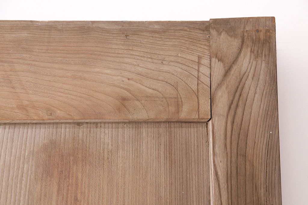 アンティーク建具　明治大正期　欅(ケヤキ)材の一枚板を使用した和の趣あふれる蔵戸　(R-047697)