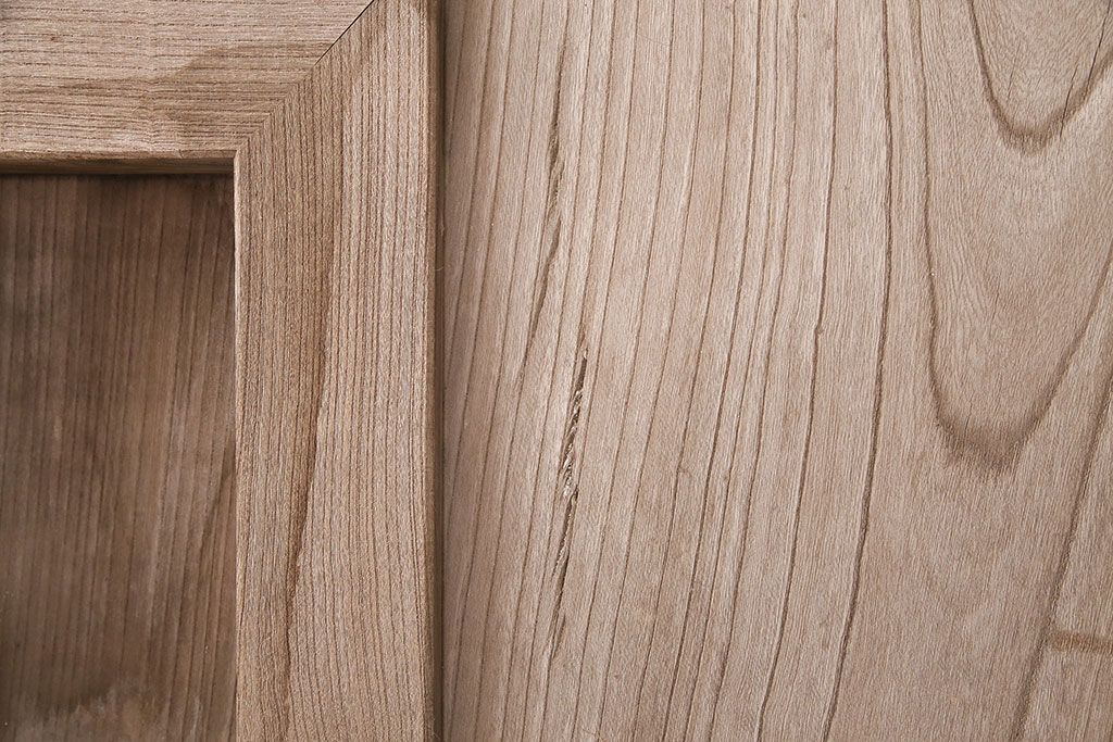 アンティーク建具　明治大正期　欅(ケヤキ)材の一枚板を使用した和の趣あふれる蔵戸　(R-047697)
