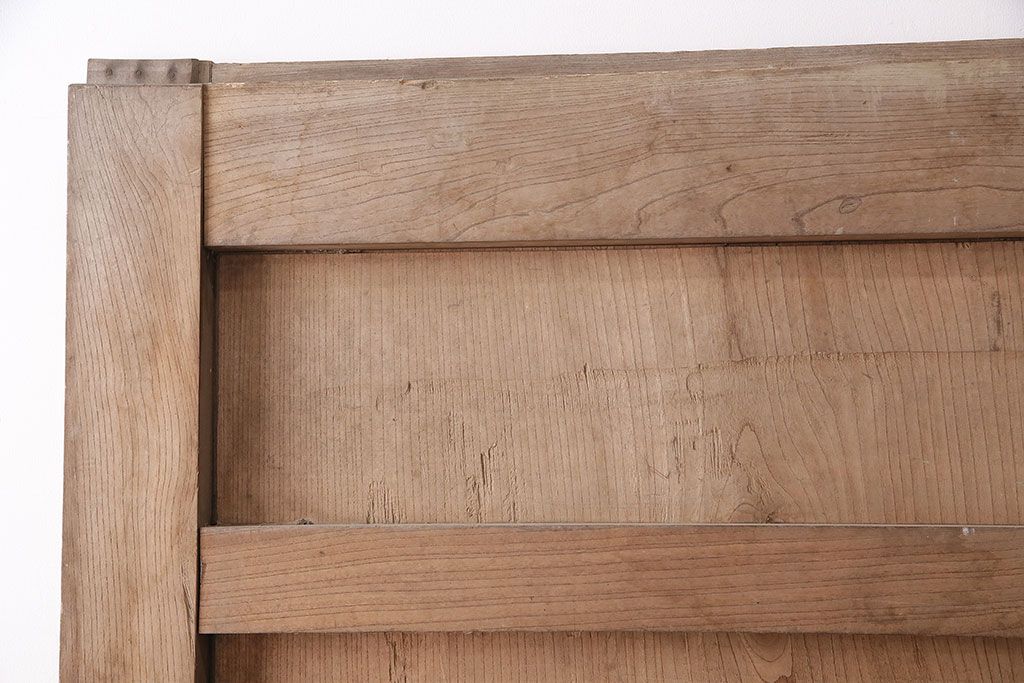 アンティーク建具　明治大正期　欅(ケヤキ)材の一枚板を使用した和の趣あふれる蔵戸　(R-047697)