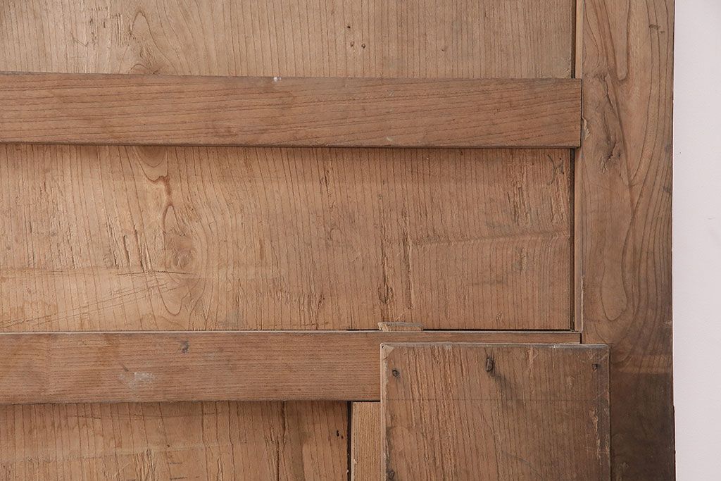 アンティーク建具　明治大正期　欅(ケヤキ)材の一枚板を使用した和の趣あふれる蔵戸　(R-047697)