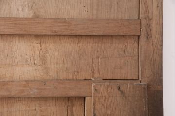アンティーク建具　明治大正期　欅(ケヤキ)材の一枚板を使用した和の趣あふれる蔵戸　(R-047697)