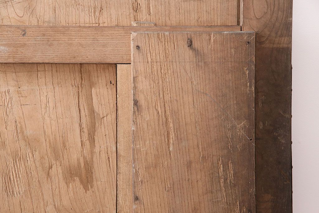 アンティーク建具　明治大正期　欅(ケヤキ)材の一枚板を使用した和の趣あふれる蔵戸　(R-047697)