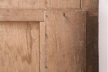 アンティーク建具　明治大正期　欅(ケヤキ)材の一枚板を使用した和の趣あふれる蔵戸　(R-047697)