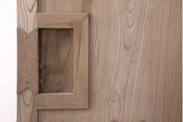 アンティーク建具　ケヤキの一枚板を使用した、和の趣あふれる蔵戸(玄関戸、引き戸、建具)(R-047697)