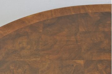 中古　DREXEL HERITAGE(ドレクセルヘリテイジ)　重厚な雰囲気が魅力的なラウンド型のエクステンションテーブル(ダイニングテーブル)(R-047698)