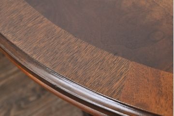 中古　DREXEL HERITAGE(ドレクセルヘリテイジ)　重厚な雰囲気が魅力的なラウンド型のエクステンションテーブル(ダイニングテーブル)(R-047698)