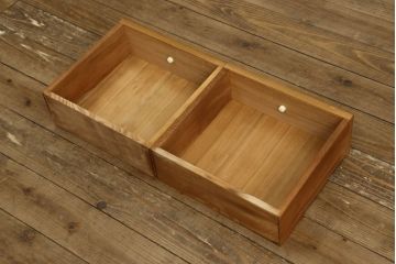 中古　民芸家具　屋久杉　彫刻と木の味わいが趣溢れる飾り棚(全体的に合板です)(収納棚、茶棚、サイドボード)(R-047699)