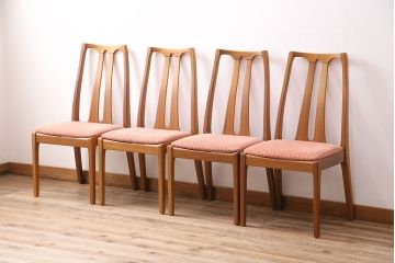 イギリスヴィンテージ　チーク材　温もり溢れるダイニング作りにおすすめのチェア4脚セット(ダイニングチェア、椅子、ビンテージ)(R-047702)