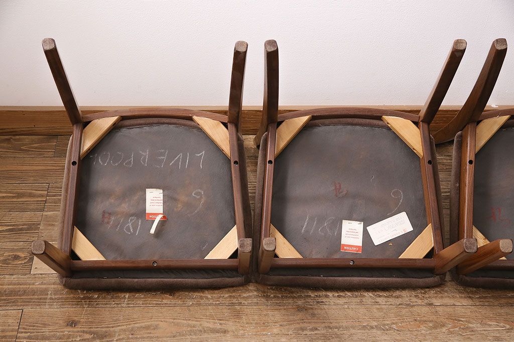 北欧ヴィンテージ　G-PLAN(ジープラン)　チーク材　お部屋に取り入れやすいデザインが魅力のチェア4脚セット(ダイニングチェア、椅子、ビンテージ)(R-047703)