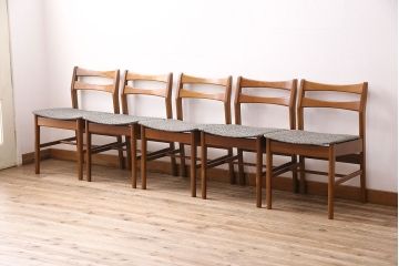 北欧ヴィンテージ　ユニセックスなデザインが格好良いチーク材製のチェア5脚セット(ダイニングチェア、椅子、ビンテージ)(R-047704)