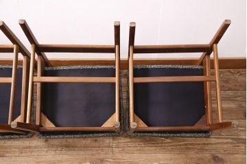 北欧ヴィンテージ　ユニセックスなデザインが格好良いチーク材製のチェア5脚セット(ダイニングチェア、椅子、ビンテージ)(R-047704)