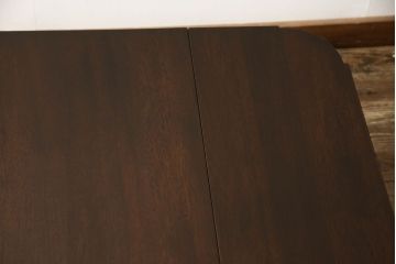 イギリスアンティーク　クラシカルな佇まいが魅力的なマホガニー材製のバタフライセンターテーブル(エクステンション、ローテーブル)(R-047709)