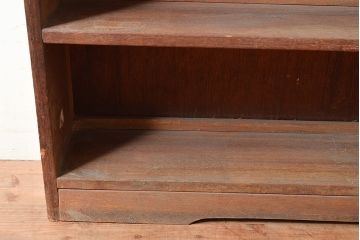 和製アンティーク　使い込まれた風合いが味わい深いシンプルなブックシェルフ(収納棚、本棚)(R-047710)