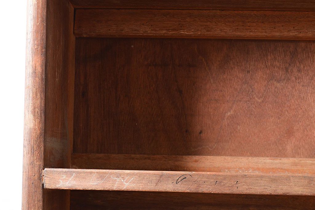 和製アンティーク　使い込まれた風合いが味わい深いシンプルなブックシェルフ(収納棚、本棚)(R-047710)