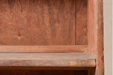 和製アンティーク　使い込まれた風合いが味わい深いシンプルなブックシェルフ(収納棚、本棚)(R-047710)