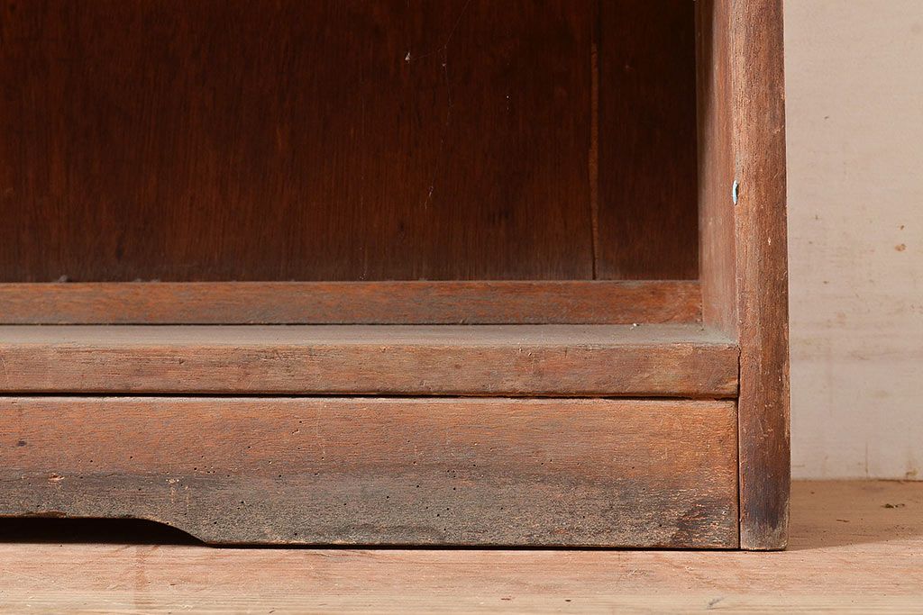 和製アンティーク　使い込まれた風合いが味わい深いシンプルなブックシェルフ(収納棚、本棚)(R-047710)