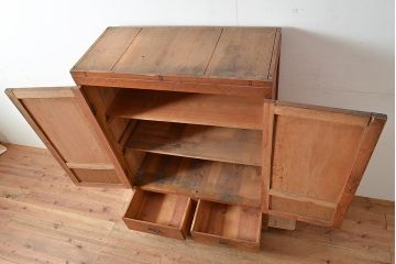 和製アンティーク　レトロな佇まいが魅力的な引き出し付きブックケース(本箱、本棚、戸棚)(R-047711)