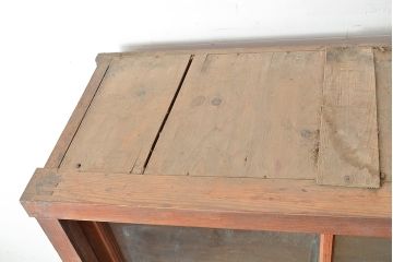 和製アンティーク　たっぷり収納できるシンプルな重ね戸棚・上段(収納棚、食器棚、キャビネット)(R-047714)