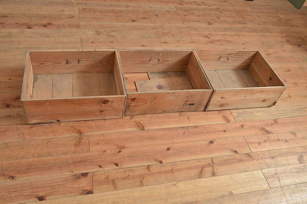 和製アンティーク　たっぷり収納できるシンプルな重ね戸棚・下段(収納棚、食器棚、キャビネット)(R-047715)