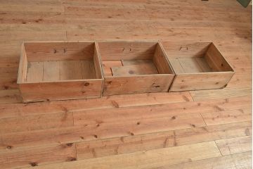 和製アンティーク　たっぷり収納できるシンプルな重ね戸棚・下段(収納棚、食器棚、キャビネット)(R-047715)