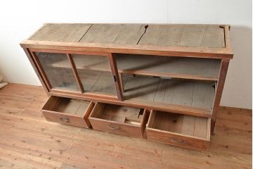 和製アンティーク　たっぷり収納できるシンプルな重ね戸棚・下段(収納棚、食器棚、キャビネット)(R-047715)