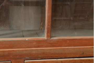 和製アンティーク　たっぷり収納できるシンプルな重ね戸棚・下段(収納棚、食器棚、キャビネット)(R-047715)