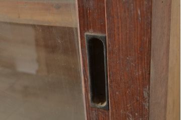 和製アンティーク　たっぷり収納できるシンプルな重ね戸棚・下段(収納棚、食器棚、キャビネット)(R-047715)