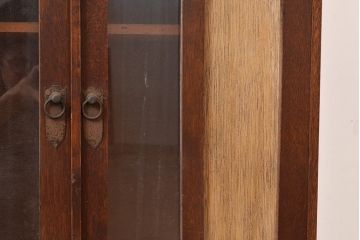 昭和レトロ　扉などのデザインが凝っている可愛らしい佇まいの戸棚(収納棚、キャビネット)(R-047717)