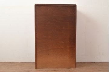 昭和レトロ　扉などのデザインが凝っている可愛らしい佇まいの戸棚(収納棚、キャビネット)(R-047717)