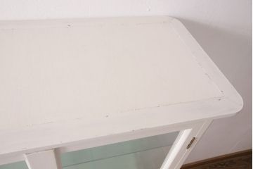 和製アンティーク　ホワイトカラーが可愛らしいレトロなケビントガラスケース(陳列棚、ショーケース、飾り棚)(R-047719)