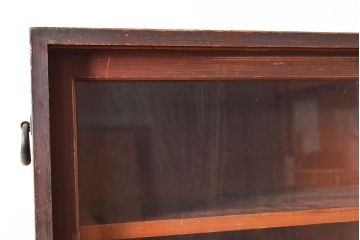 和製アンティーク　レトロな佇まいが趣溢れるヒノキ材製の重ね戸棚(収納棚、飾り棚、キャビネット)(R-047721)