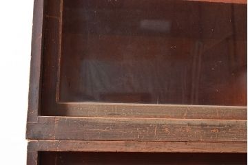 和製アンティーク　レトロな佇まいが趣溢れるヒノキ材製の重ね戸棚(収納棚、飾り棚、キャビネット)(R-047721)
