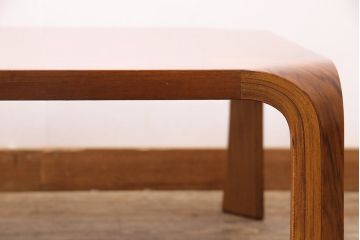 ビンテージ　天童木工　ローズウッド材の流れるような木目が存在感抜群の座卓(ローテーブル)(R-047726)