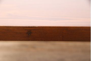 ビンテージ　天童木工　ローズウッド材の流れるような木目が存在感抜群の座卓(ローテーブル)(R-047726)