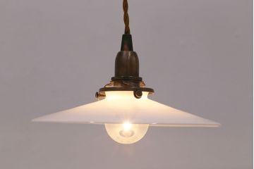 アンティーク照明　レトロな雰囲気たっぷりな平笠のペンダントライト(天井照明、吊り下げ照明、電笠)(R-047782)