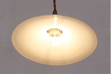 アンティーク照明　レトロな雰囲気たっぷりな平笠のペンダントライト(天井照明、吊り下げ照明、電笠)(R-047782)