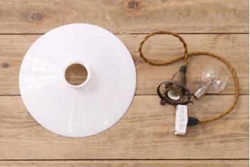 アンティーク照明　レトロな雰囲気たっぷりな平笠のペンダントライト(天井照明、吊り下げ照明、電笠)(R-047782)