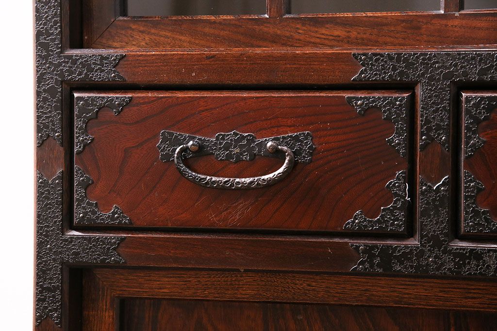 中古　志太民芸家具　懐かしさとモダンな雰囲気をを兼ね備えた格子茶たんす(水屋、和箪笥、収納棚)(R-047787)