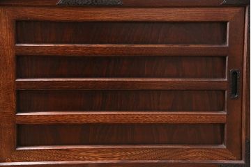 中古　志太民芸家具　懐かしさとモダンな雰囲気をを兼ね備えた格子茶たんす(水屋、和箪笥、収納棚)(R-047787)